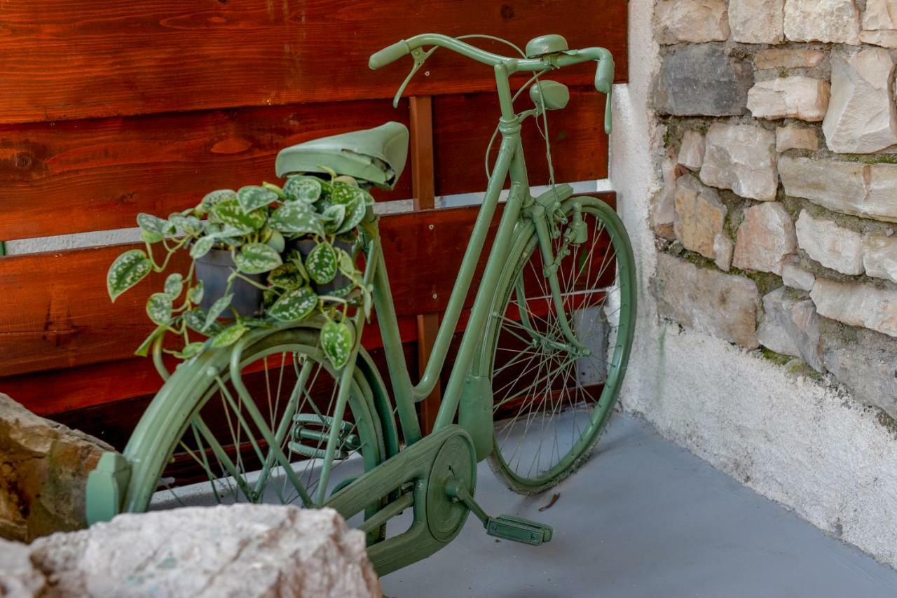 Vintage Garden Apartment Пула Екстериор снимка