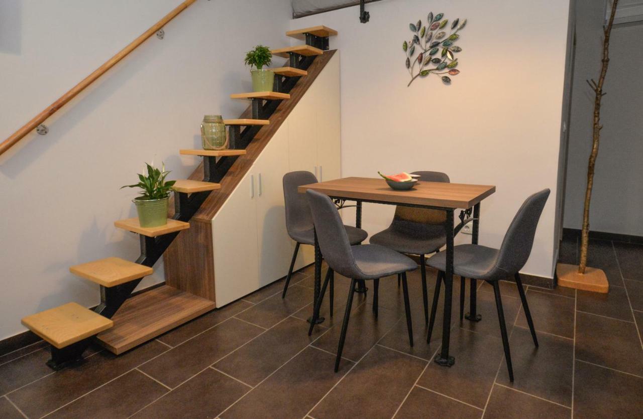 Vintage Garden Apartment Пула Екстериор снимка